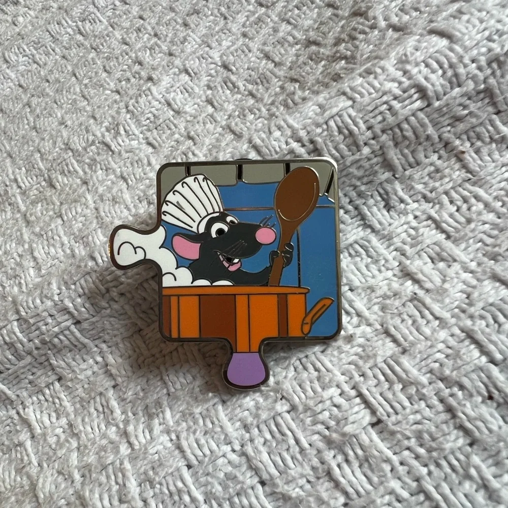 RARE LE 900 Ratatouille Pixar Character Connection Puzzle Mystery Disney Pin - Picture 1 of 4